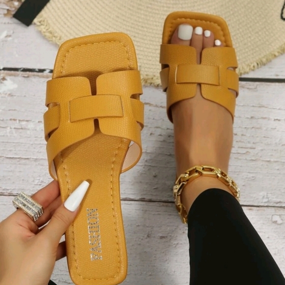 Nwot Vegan Leather Slides sz 8.5 - Picture 2 of 9